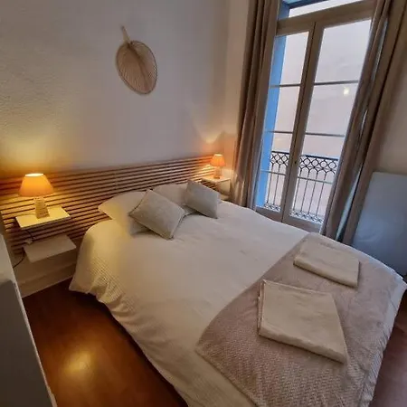 Le Dali-duplex Au Pied De Castillet *