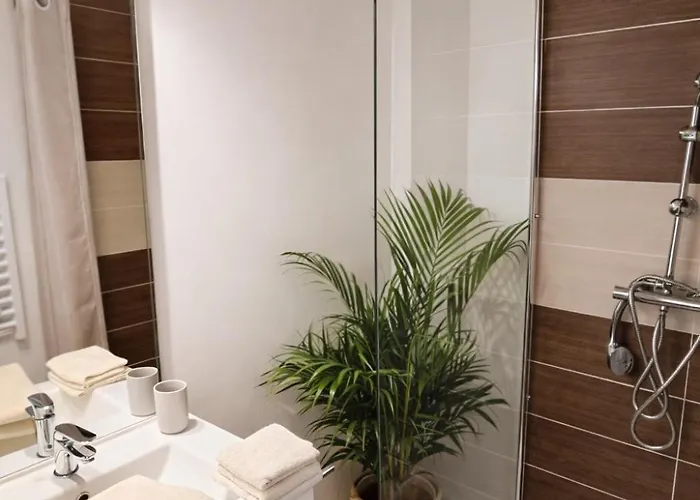 Le Dali-duplex Au Pied De Castillet